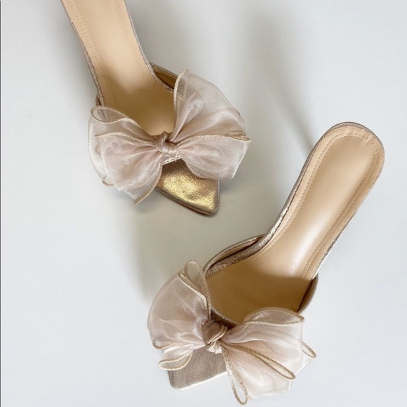 Champagne Tone Bow Pointed Dress Slippers - Picture 6 of 7